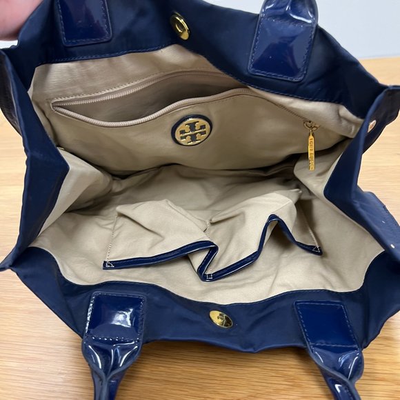Tory Burch Ella Tote in Navy Blue - Picture 4 of 6
